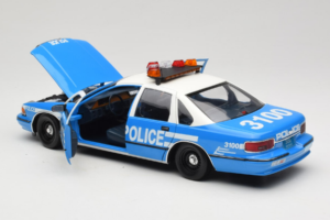 Chevrolet Caprice New York Polizei UT Models 1:18 180142097 Metall — Bild 7 von 8