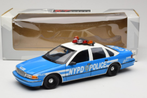Chevrolet Caprice New York Polizei UT Models 1:18 180142097 Metall — Bild 8 von 8