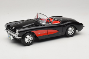 Chevrolet Corvette C1 Schwarz & Rot Bburago 1:18 3034-M1 Metall