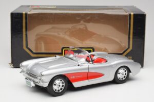 Chevrolet Corvette C1 Silber & Rot Bburago 1:18 3024-M1 Metall — Bild 8 von 8
