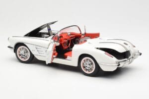 Chevrolet Corvette C1 Spider Hard Top Snowcrest Weiß AUTOart 1:18 71147 Metall — Bild 5 von 8