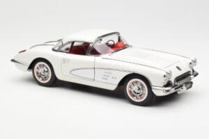Chevrolet Corvette C1 Spider Hard Top Snowcrest Weiß AUTOart 1:18 71147 Metall — Bild 6 von 8