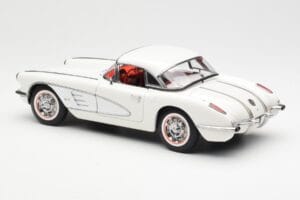 Chevrolet Corvette C1 Spider Hard Top Snowcrest Weiß AUTOart 1:18 71147 Metall — Bild 7 von 8