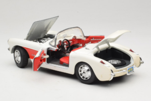 Chevrolet Corvette C1 Weiß & Rot Bburago 1:18 3024-M3 Metall — Bild 5 von 8