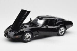 Chevrolet Corvette C3 Schwarz UT Models 1:18 21071 Metall — Bild 2 von 8