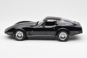 Chevrolet Corvette C3 Schwarz UT Models 1:18 21071 Metall — Bild 4 von 8