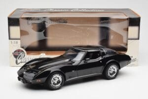 Chevrolet Corvette C3 Schwarz UT Models 1:18 21071 Metall — Bild 8 von 8
