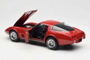 Chevrolet Corvette C3 Rot UT Models 1:18 21073 Metall — Bild 5 von 8