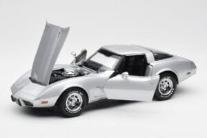 Chevrolet Corvette C3 Silber UT Models 1:18 21072 Metall — Bild 2 von 8