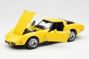 Chevrolet Corvette C3 Gelb UT Models 1:18 21074 Metall — Bild 2 von 8