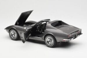 Chevrolet Corvette C3 Spider Laguna Grau Metallic AUTOart 1:18 71173 Metall — Bild 5 von 8