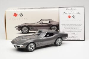 Chevrolet Corvette C3 Spider Laguna Grau Metallic AUTOart 1:18 71173 Metall — Bild 8 von 8