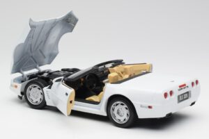 Chevrolet Corvette C4 Cabriolet Weiß Maisto 1:18 32830 Metall — Bild 5 von 8