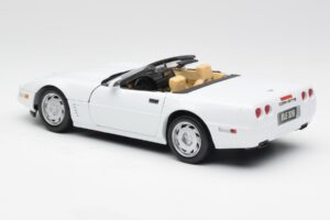 Chevrolet Corvette C4 Cabriolet Weiß Maisto 1:18 32830 Metall — Bild 7 von 8