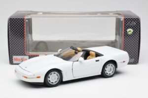 Chevrolet Corvette C4 Cabriolet Weiß Maisto 1:18 32830 Metall — Bild 8 von 8