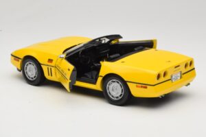 Chevrolet Corvette C4 Indianapolis 500 Pace Car Gelb Greenlight 1:18 11801-06 Metall — Bild 5 von 8