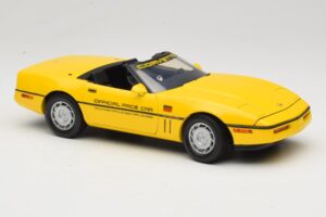 Chevrolet Corvette C4 Indianapolis 500 Pace Car Gelb Greenlight 1:18 11801-06 Metall — Bild 6 von 8