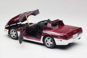 Chevrolet Corvette C4 Indy 500 Pace Car Maisto 1:18 56011 Metall — Bild 5 von 8