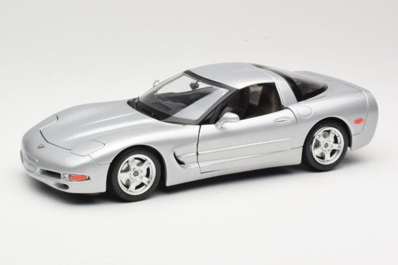 Chevrolet Corvette C5 Silber Bburago 1:18 3056 Metall
