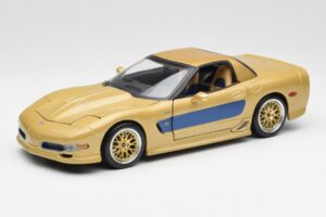 Chevrolet Corvette C5 Guldstrand Signature Edition Gold Maisto 1:18 31657 Metall