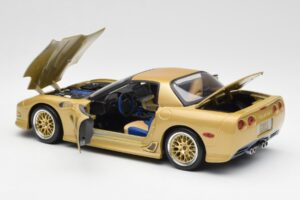Chevrolet Corvette C5 Guldstrand Signature Edition Gold Maisto 1:18 31657 Metall — Bild 5 von 8