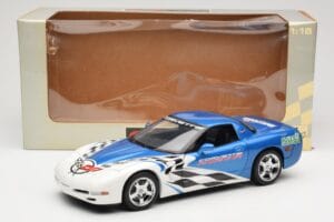 Chevrolet Corvette C5 Pace Car Rolex 24 at Daytona 1999 UT Models 1:18 39944 Metall — Bild 8 von 8