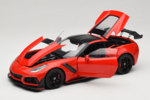 Chevrolet Corvette C7 ZR1 Torch Red IXO 1:18 18RDC243-FO Metall — Bild 2 von 8
