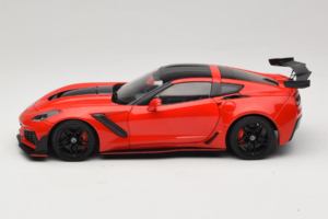 Chevrolet Corvette C7 ZR1 Torch Red IXO 1:18 18RDC243-FO Metall — Bild 4 von 8