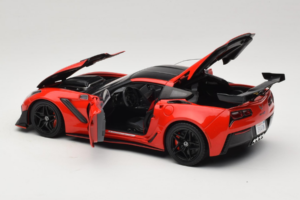 Chevrolet Corvette C7 ZR1 Torch Red IXO 1:18 18RDC243-FO Metall — Bild 5 von 8