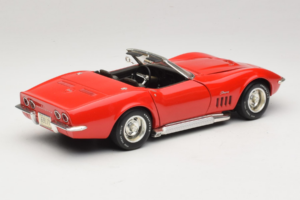 Chevrolet Corvette C3 Cabriolet Rot Revell 1:18 8833-P1 Metall — Bild 3 von 8