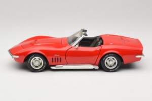 Chevrolet Corvette C3 Cabriolet Rot Revell 1:18 8833-P1 Metall — Bild 4 von 8