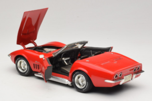 Chevrolet Corvette C3 Cabriolet Rot Revell 1:18 8833-P1 Metall — Bild 5 von 8
