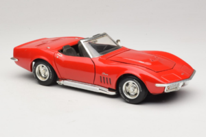 Chevrolet Corvette C3 Cabriolet Rot Revell 1:18 8833-P1 Metall — Bild 6 von 8