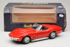 Chevrolet Corvette C3 Cabriolet Rot Revell 1:18 8833-P1 Metall — Bild 8 von 8