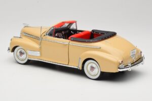 Chevrolet Deluxe Cabriolet Beige Eagle Collectibles 1:18 3022518 Metall — Bild 7 von 8