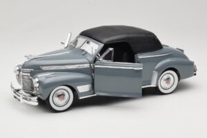 Chevrolet Deluxe Cabriolet Mit Softtop Grau Eagles Race 1:18 7497276 Metall — Bild 2 von 8