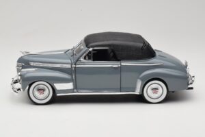 Chevrolet Deluxe Cabriolet Mit Softtop Grau Eagles Race 1:18 7497276 Metall — Bild 4 von 8