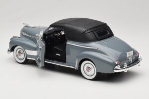 Chevrolet Deluxe Cabriolet Mit Softtop Grau Eagles Race 1:18 7497276 Metall — Bild 5 von 8