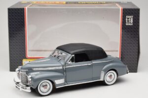 Chevrolet Deluxe Cabriolet Mit Softtop Grau Eagles Race 1:18 7497276 Metall — Bild 8 von 8