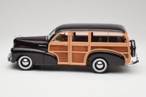 Chevrolet Fleetmaster Woody Schwarz & Wood Panels Maisto 1:18 43697545B Metall — Bild 4 von 8