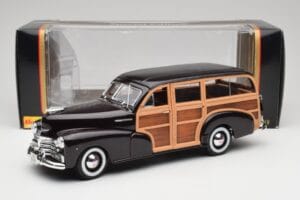 Chevrolet Fleetmaster Woody Schwarz & Wood Panels Maisto 1:18 43697545B Metall — Bild 8 von 8