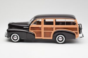 Chevrolet Fleetmaster Woody Braun Maisto 1:18 36854 Metall — Bild 4 von 8