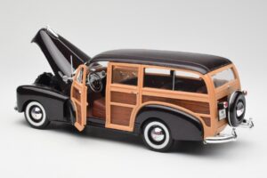 Chevrolet Fleetmaster Woody Braun Maisto 1:18 36854 Metall — Bild 5 von 8
