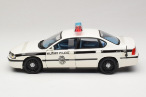 Chevrolet Impala Military Police Maisto 1:18 36611 Metall — Bild 3 von 6