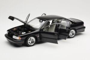 Chevrolet Impala SS Schwarz AUTOart 1:18 71091 Metall — Bild 2 von 8