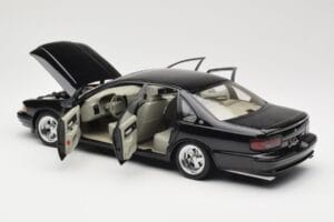 Chevrolet Impala SS Schwarz AUTOart 1:18 71091 Metall — Bild 5 von 8