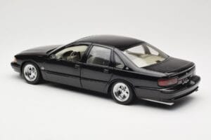 Chevrolet Impala SS Schwarz AUTOart 1:18 71091 Metall — Bild 7 von 8