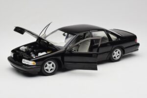 Chevrolet Impala SS Schwarz UT Models 1:18 21031 Metall — Bild 2 von 8