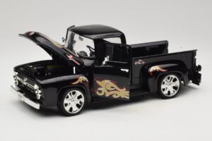 Chevrolet Old School Cody Project Truck & Chopper Set Joyride 1:18 33911 Metall — Bild 2 von 8