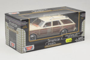 Chrysler LeBaron Town & Country Beige Motormax 1:24 MM7331BG Metall — Bild 2 von 3